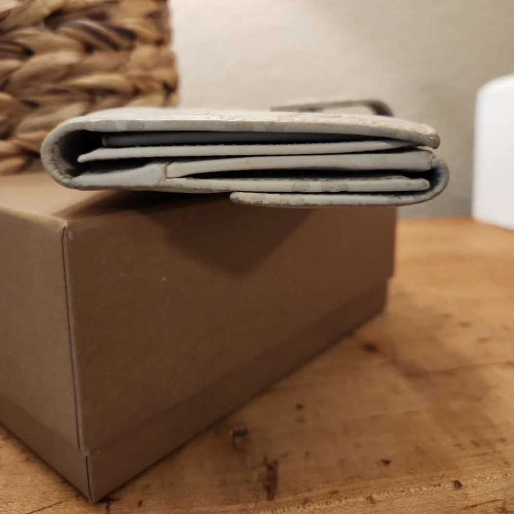 Gucci authentic wallet