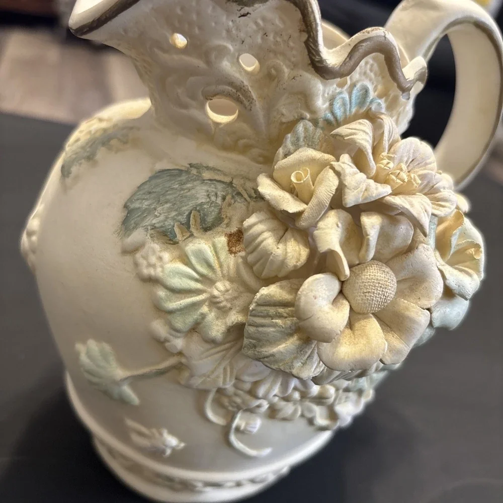 Capodimonte leaves bites