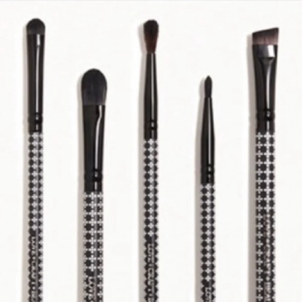 LOVE+CRAFT+BEAUTY detailer eye