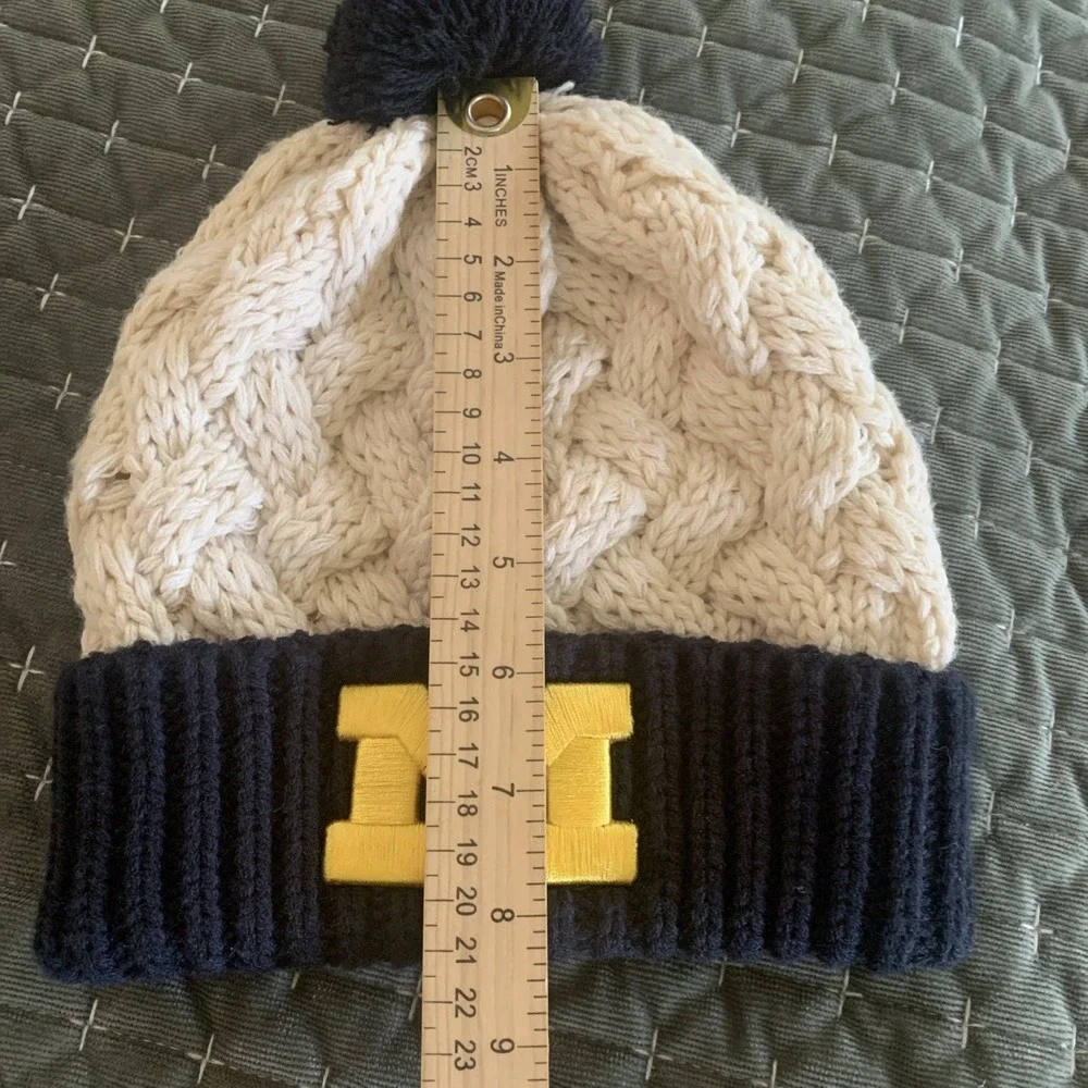 Michigan Wolverines Womens Hat Cable Knit Cap pom Stitched. Navy blue & Beige‎