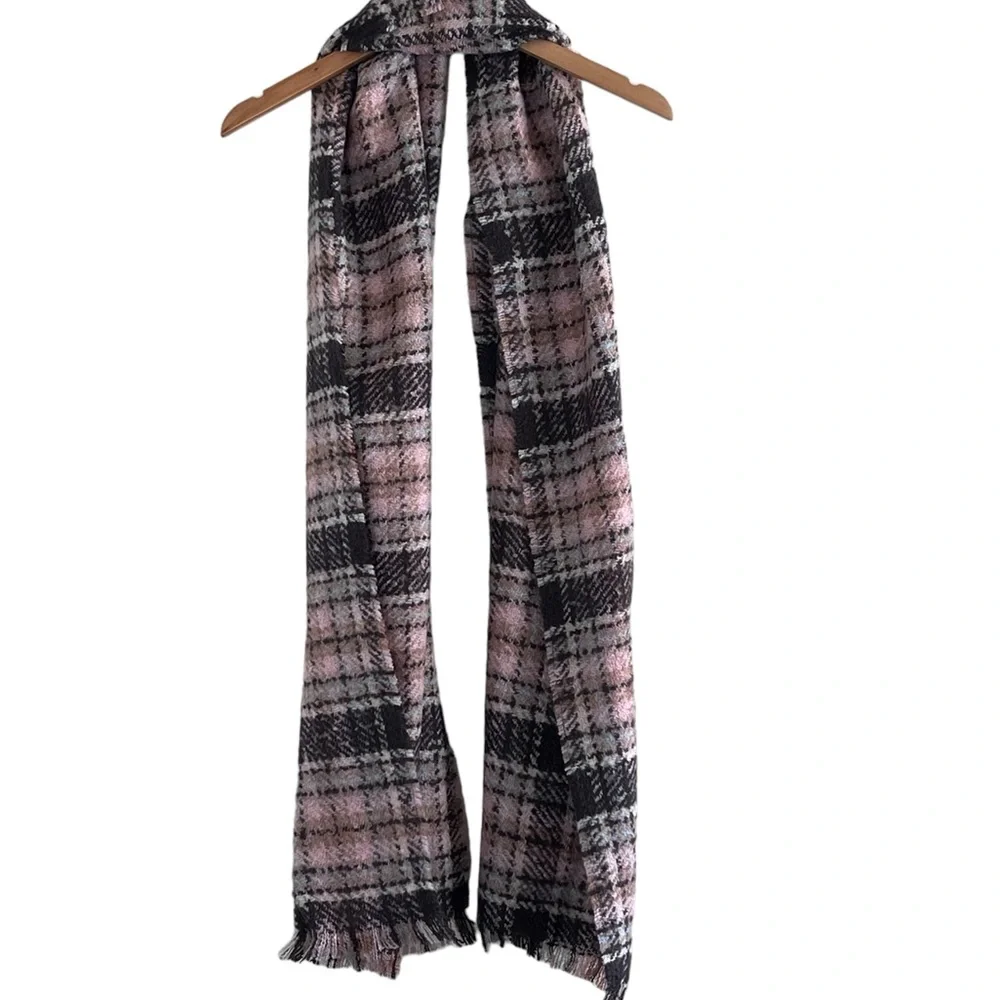 Like new plaid fringe oversized bulky scarf wrap