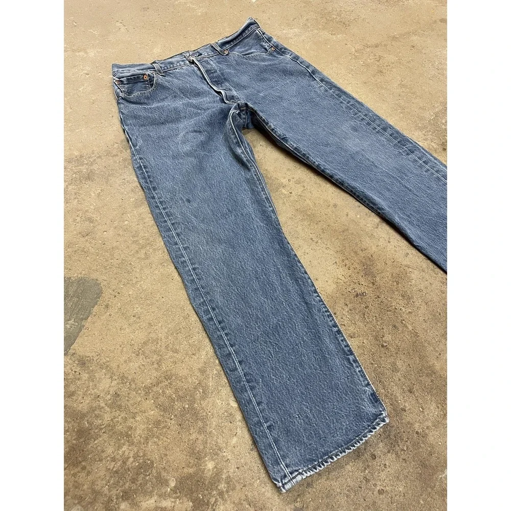 Levis 501 Jeans Mens 38x33 Medium Wash Blue‎ Regular Fit Straight Leg Button Fly