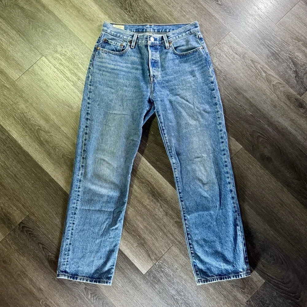 Levis 501 Jeans Mens 28X30‎ Medium Wash Blue Straight Leg Button Fly Waterless