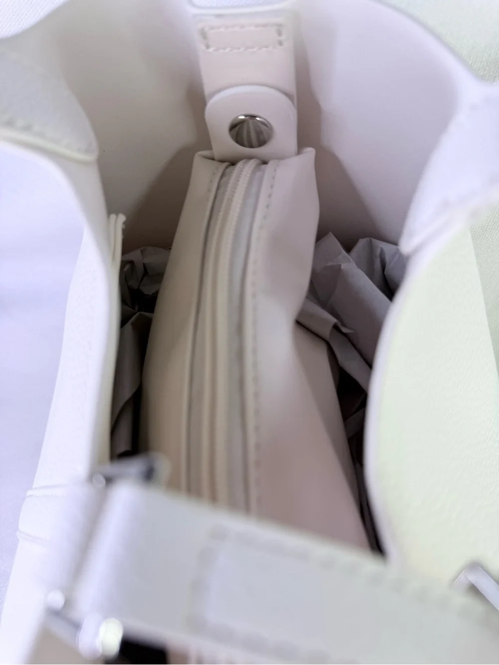 Valentino Orlandi stylish white