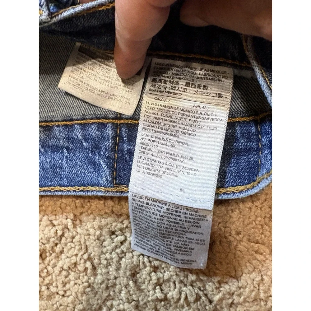 Levis levis 502
