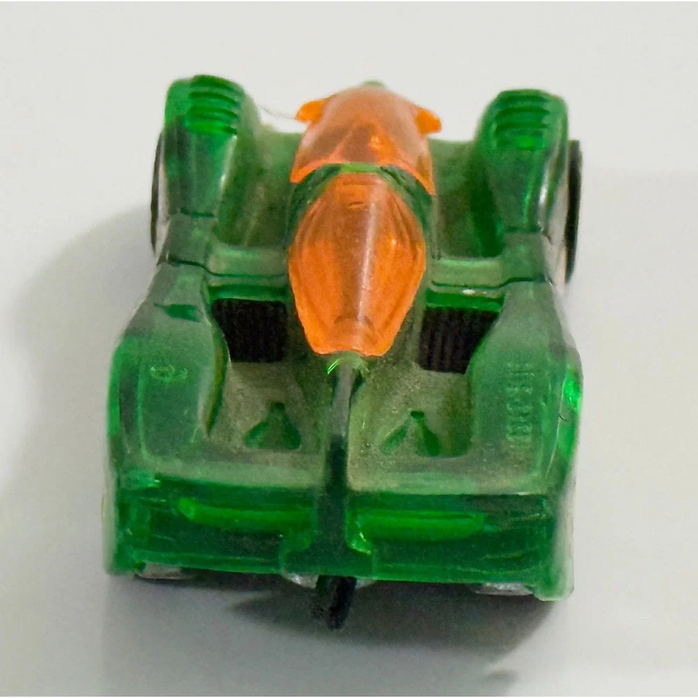 Hot Wheels Power Pistons‎ Kids 1:64 Green Translucent X-Raycers Flame 99 Car