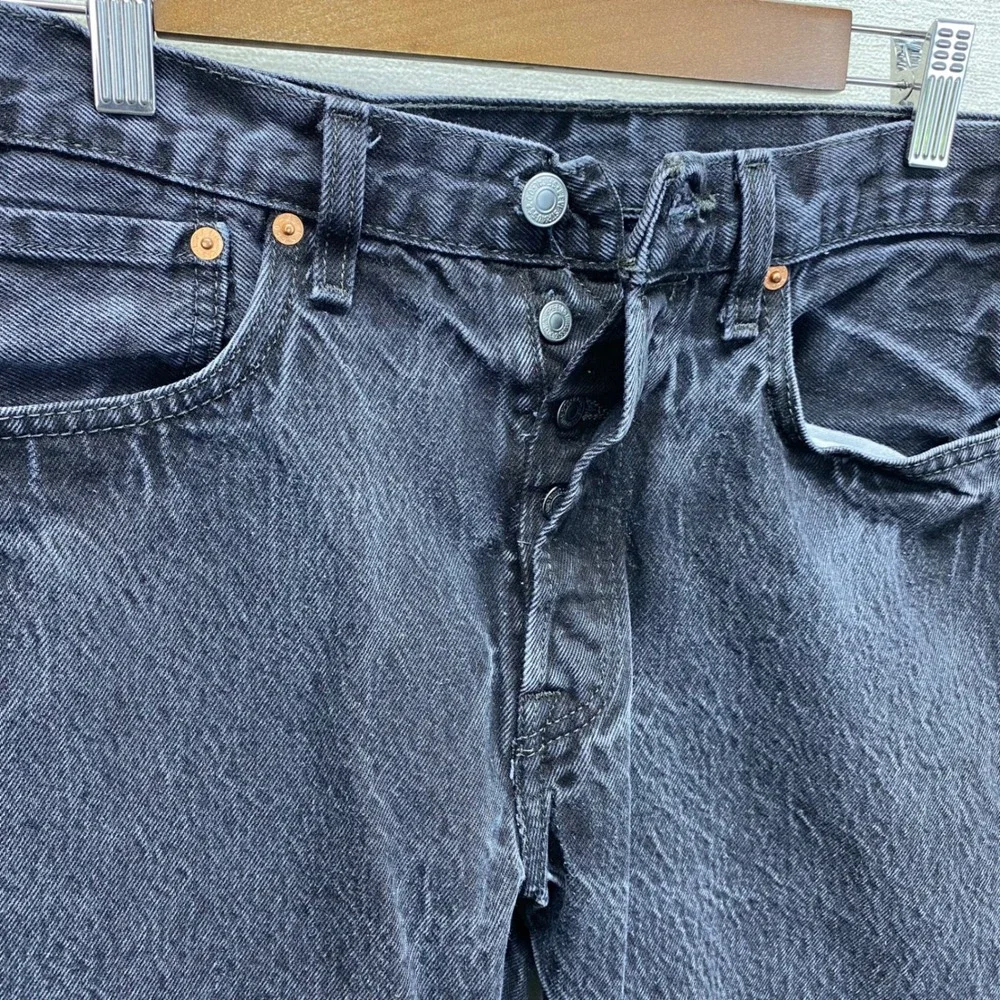 Levi's 501 Original Jeans Men 32x32 (32x30)  Black Straight Leg Button Fly Denim