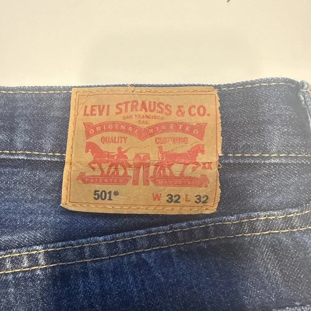 Levis mid leg