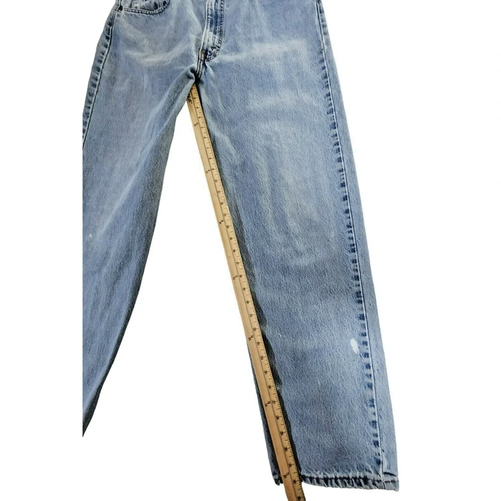 Levis satisfaction shipping laying