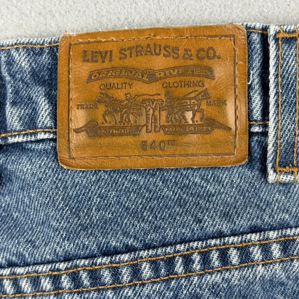 Levis measures cotton assembled