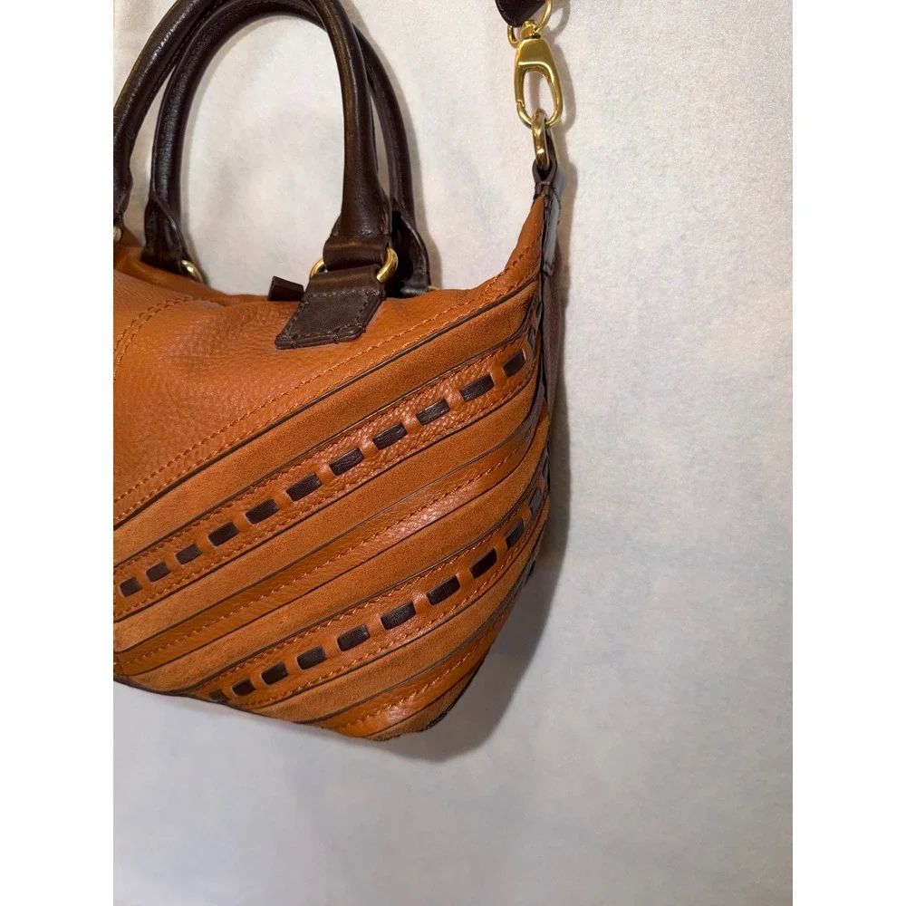 Isabella Fiore women color tan