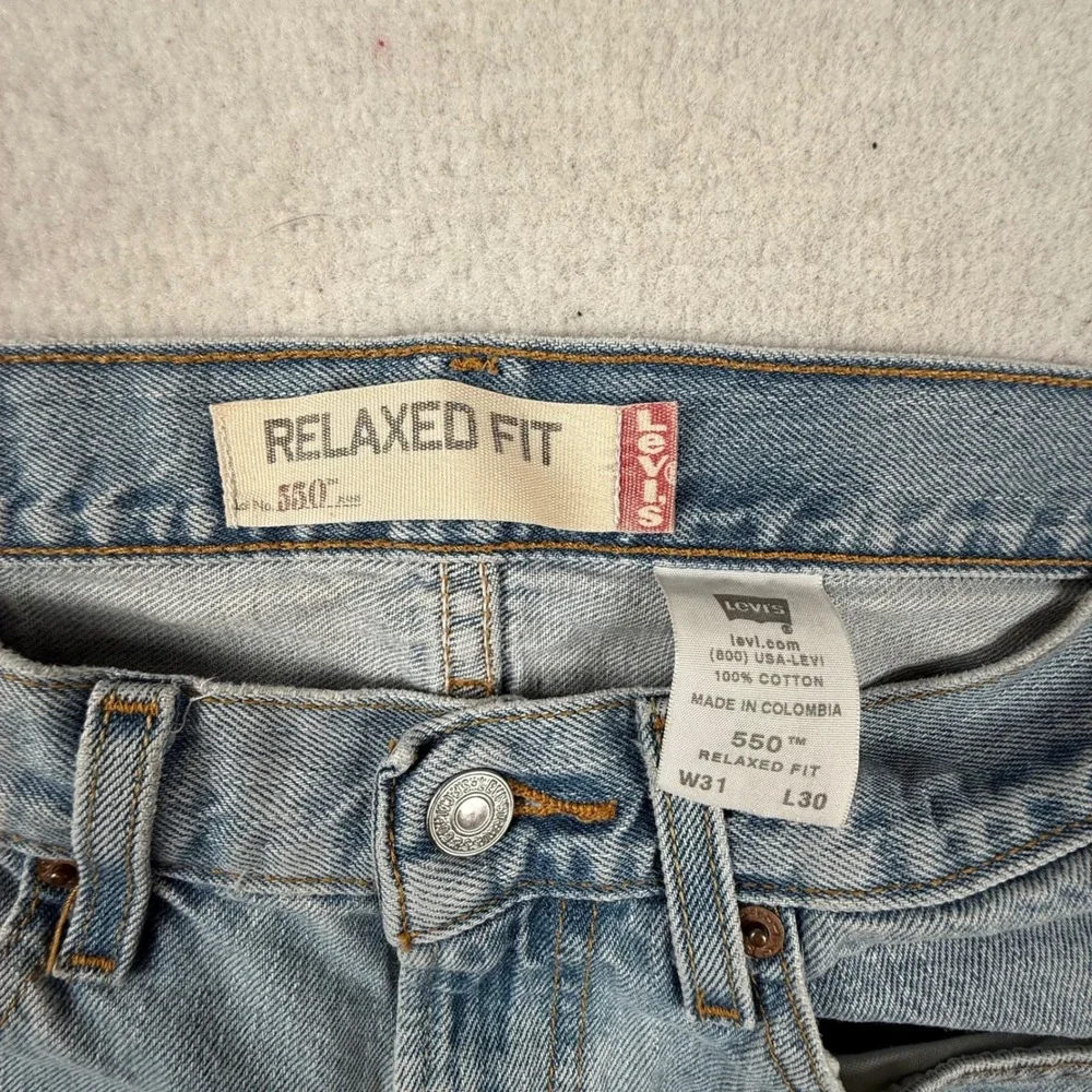 Levis there small