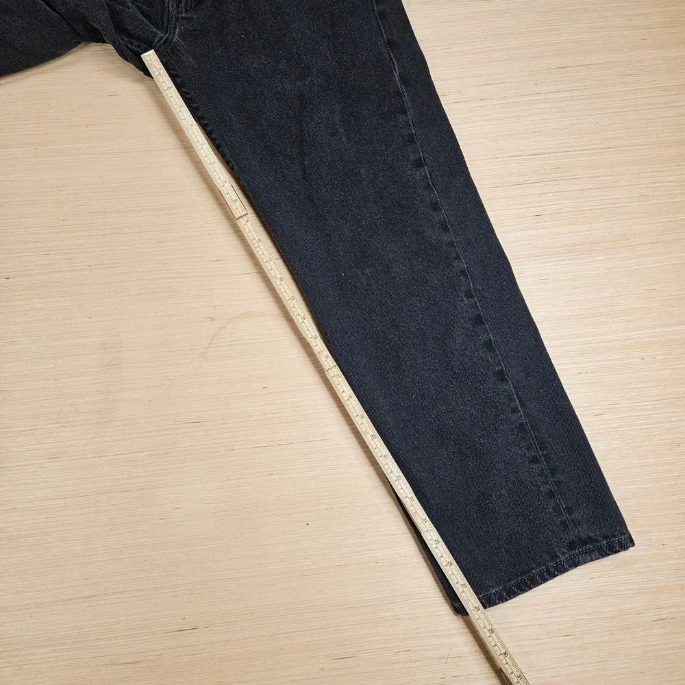 Levis black please