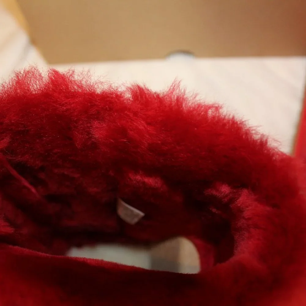 NIB UGG GIRL'S BAILEY BOW RIBBON SUEDE SHEARLING CLASSIC SHORT BOOTS‎ RED