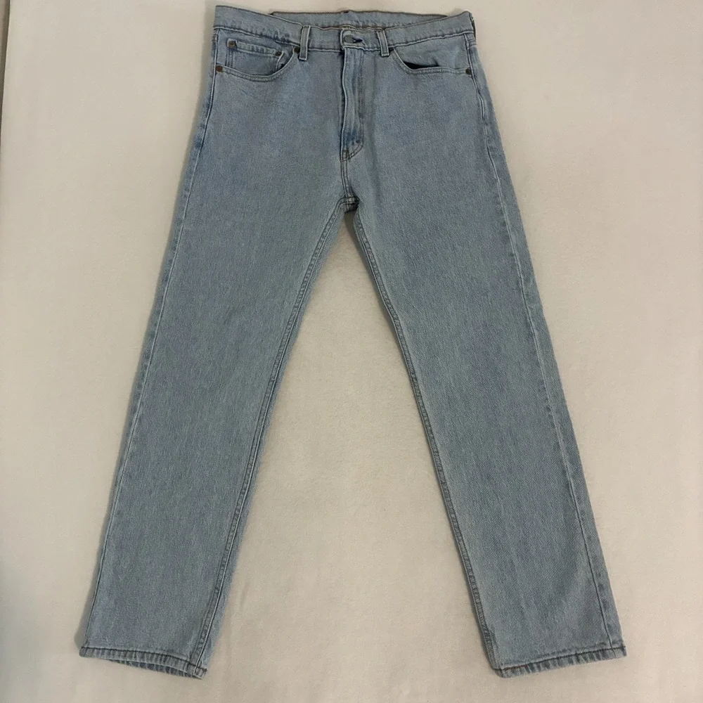 Levis delivery proper