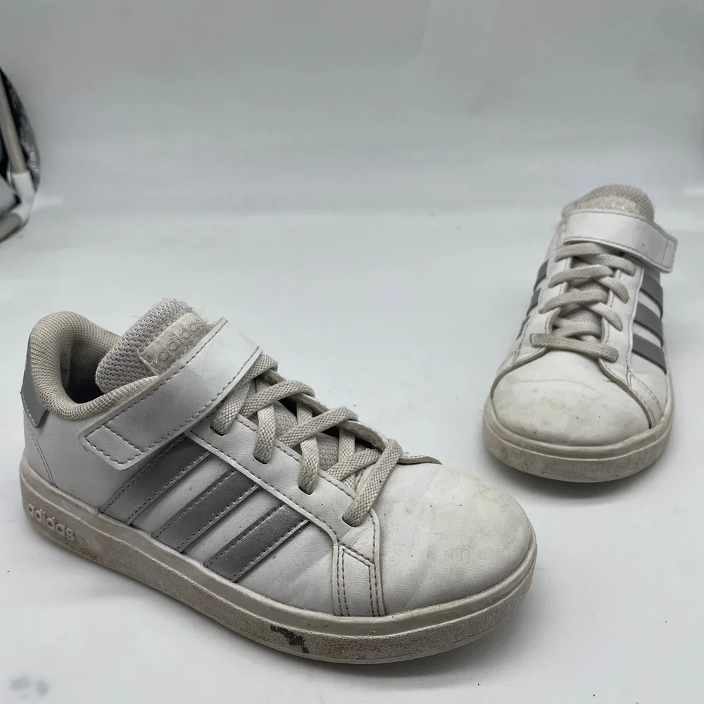 Adidas Grand Court 2.0 Kids White Silver Metallic Sneakers GW6516‎ Size 13K