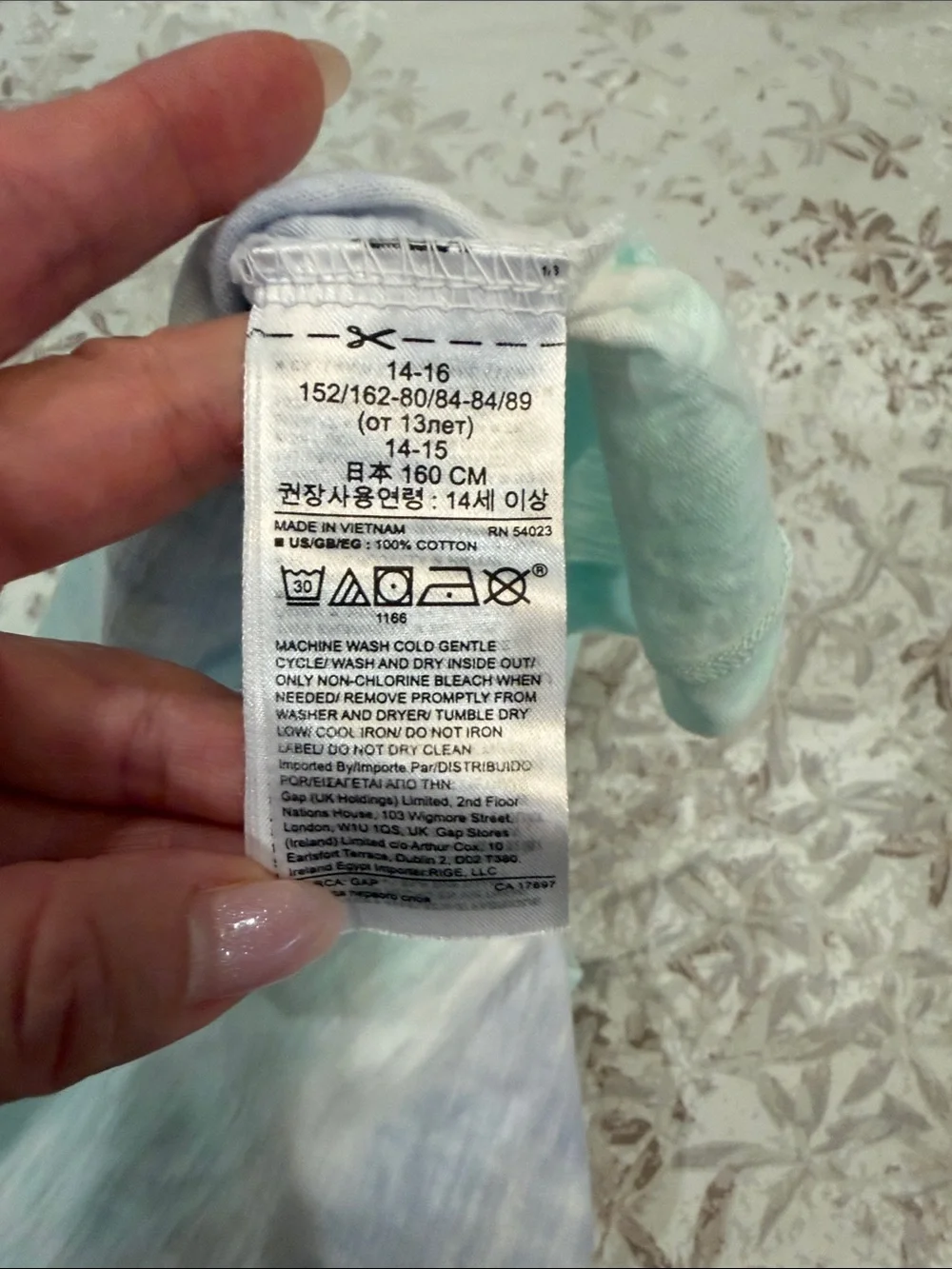 GAP Kids Sleeveless Tie-Dye Tank in Aqua and Lavender
