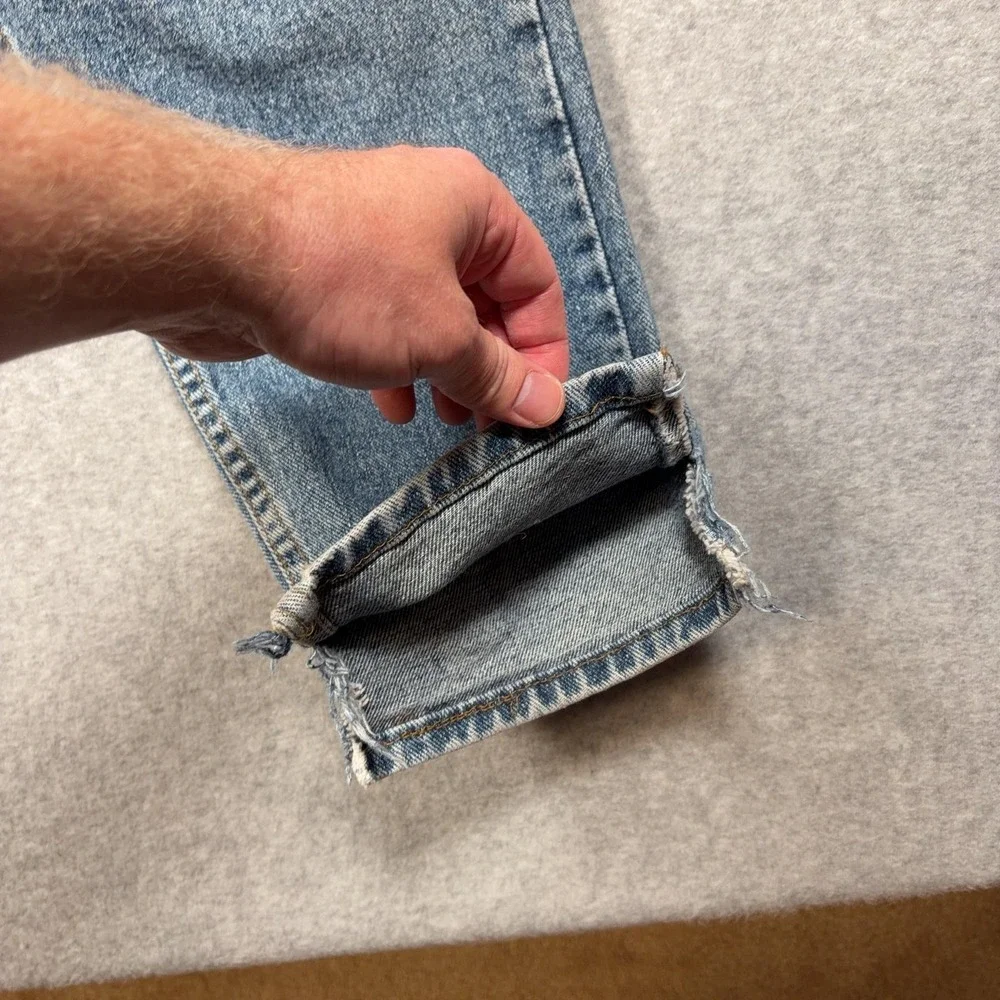 Vintage Levis 560 Jeans Mens 30x34 Blue Relaxed Tapered Distressed Made USA
