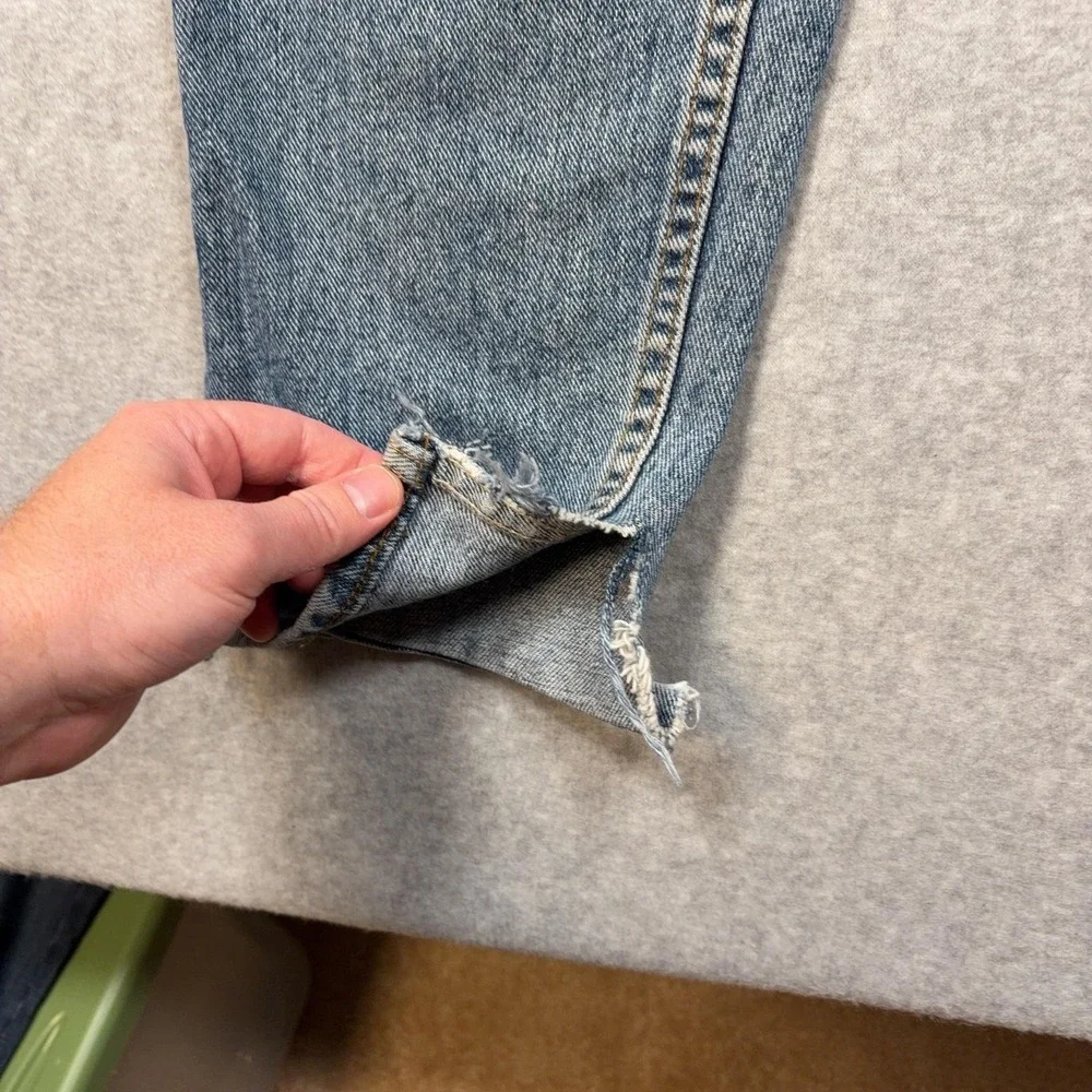 Vintage Levis 560 Jeans Mens 30x34 Blue Relaxed Tapered Distressed Made USA