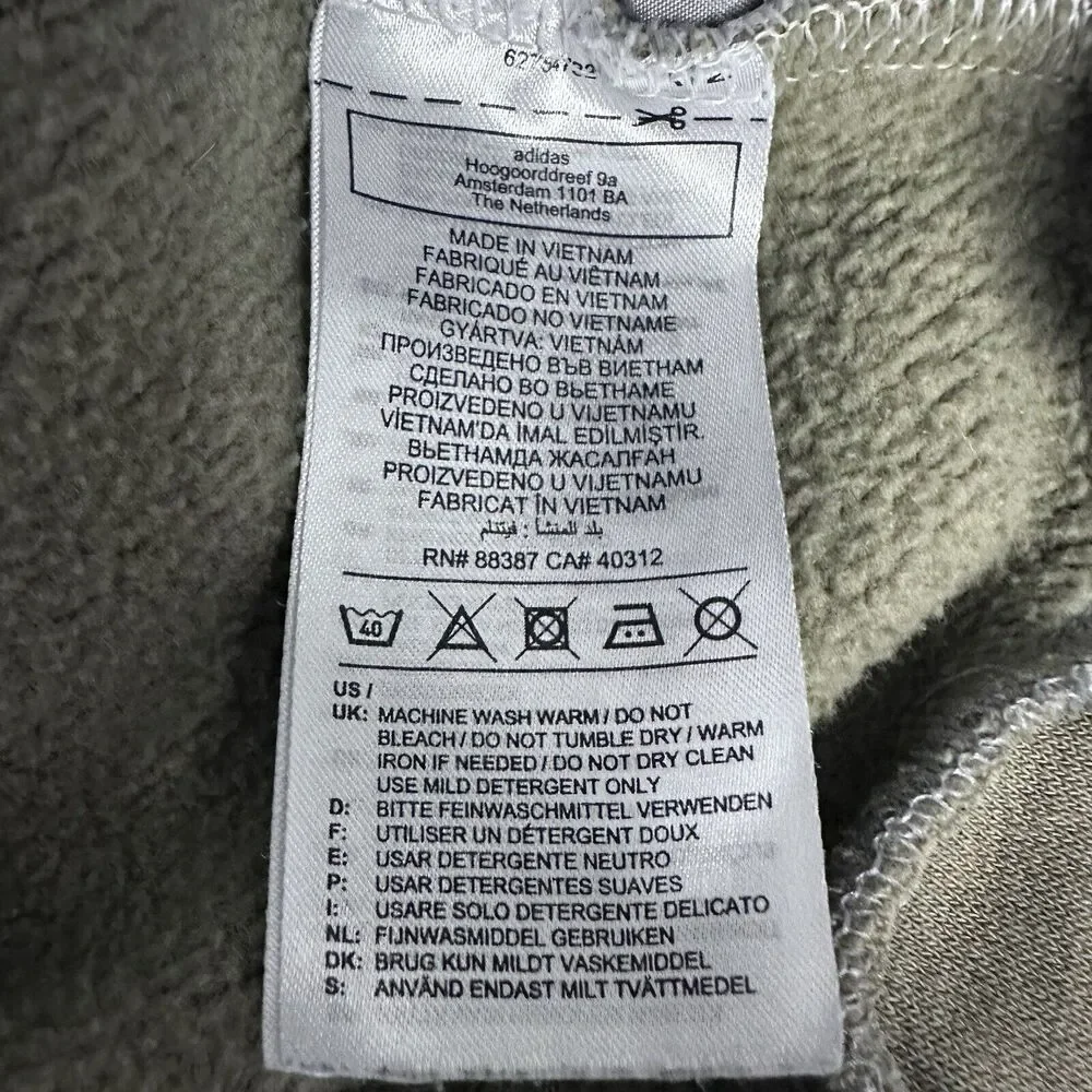 adidas essential color