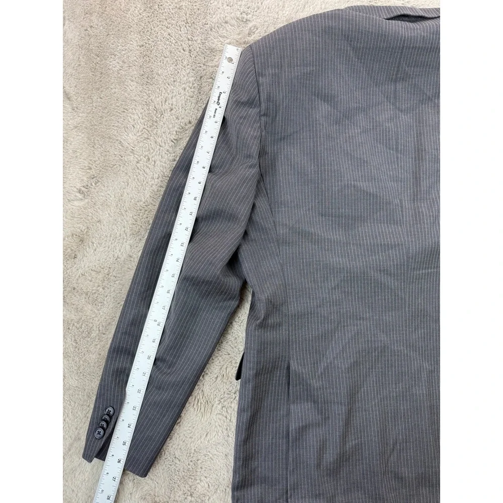 Tommy Hilfiger sophisticated tailoring
