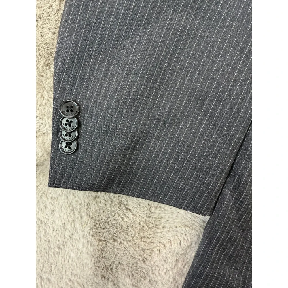 Tommy Hilfiger sophisticated tailoring