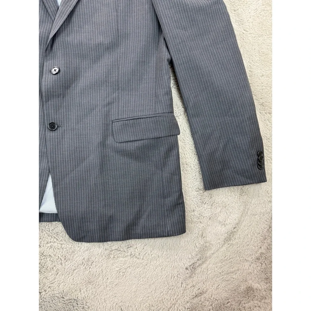 Tommy Hilfiger sophisticated tailoring