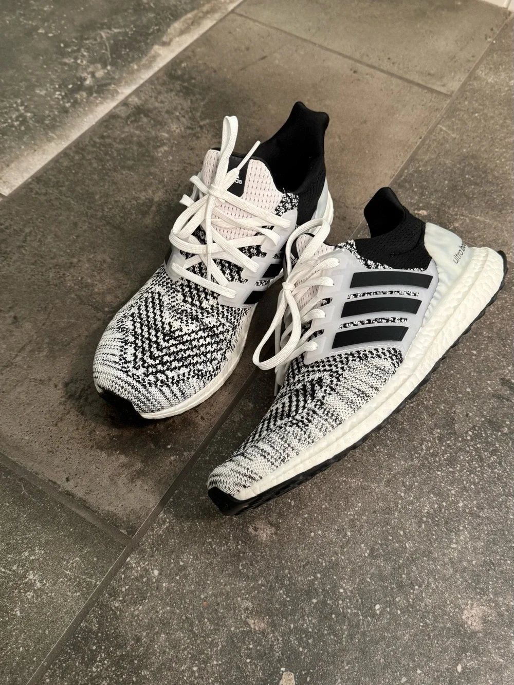 adidas Men’s Black & White Knit Running Shoes
