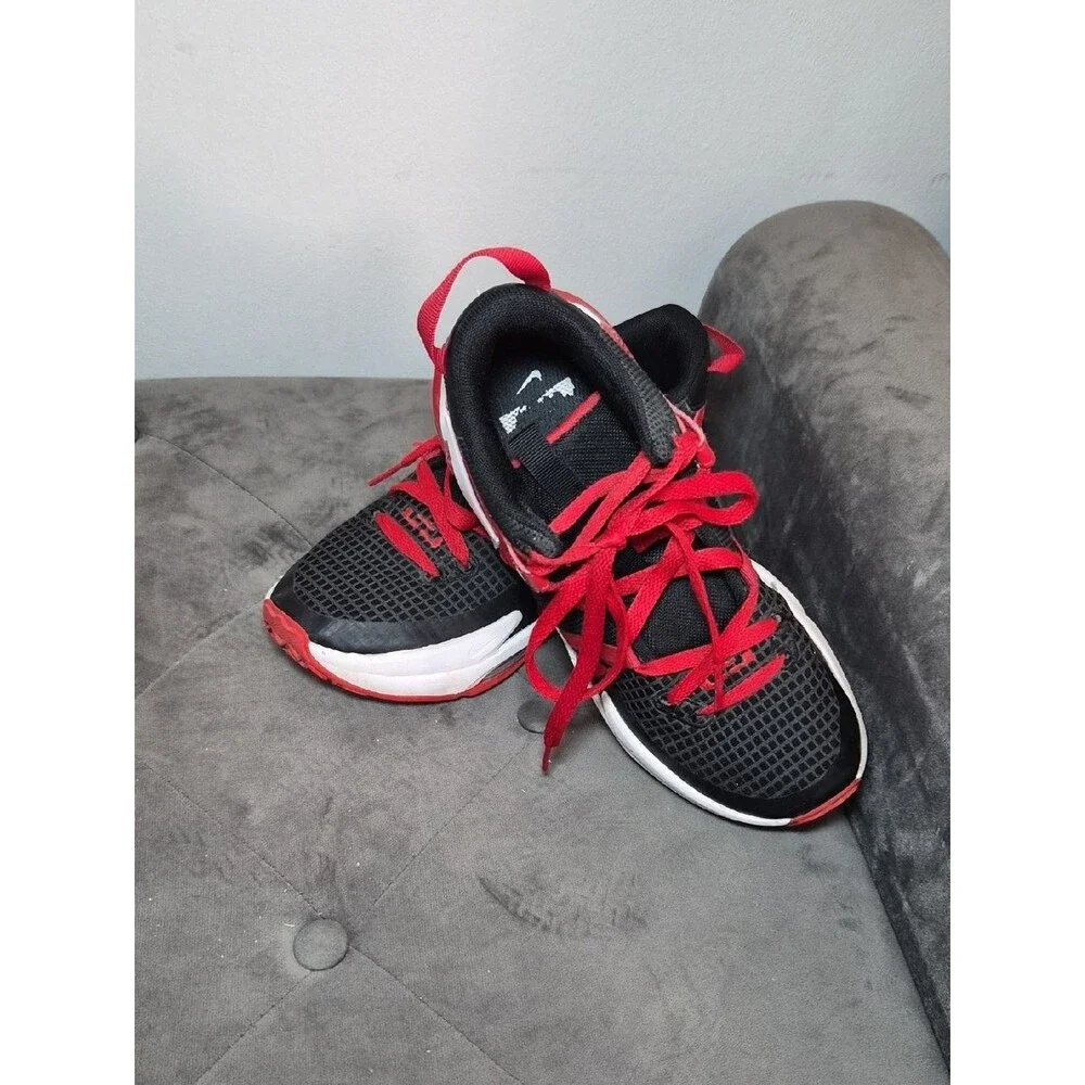 Nike youth athletic
