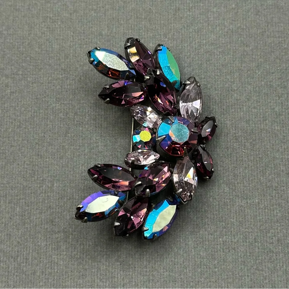 VINTAGE Purple Crystal Brooch