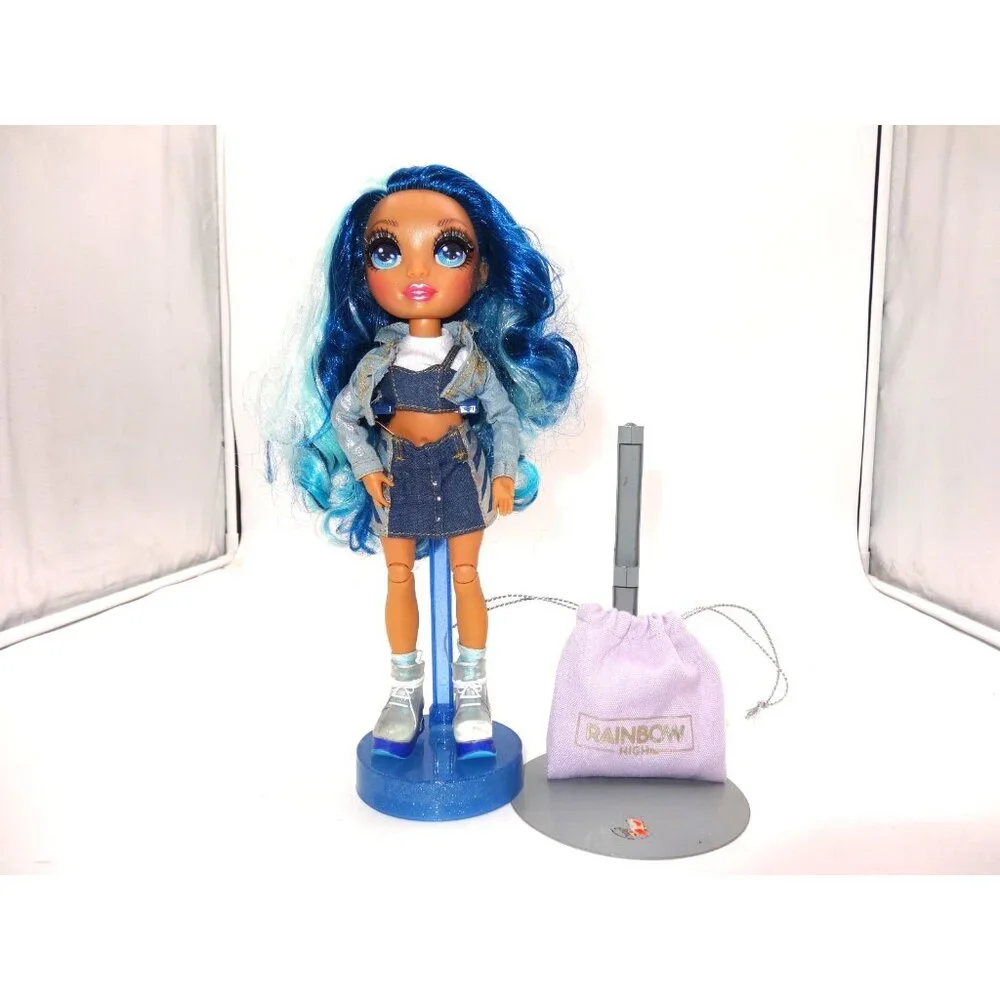 Rainbow High Winter Break Skyler‎ Bradshaw Blue Fashion Doll  New Purple Purse