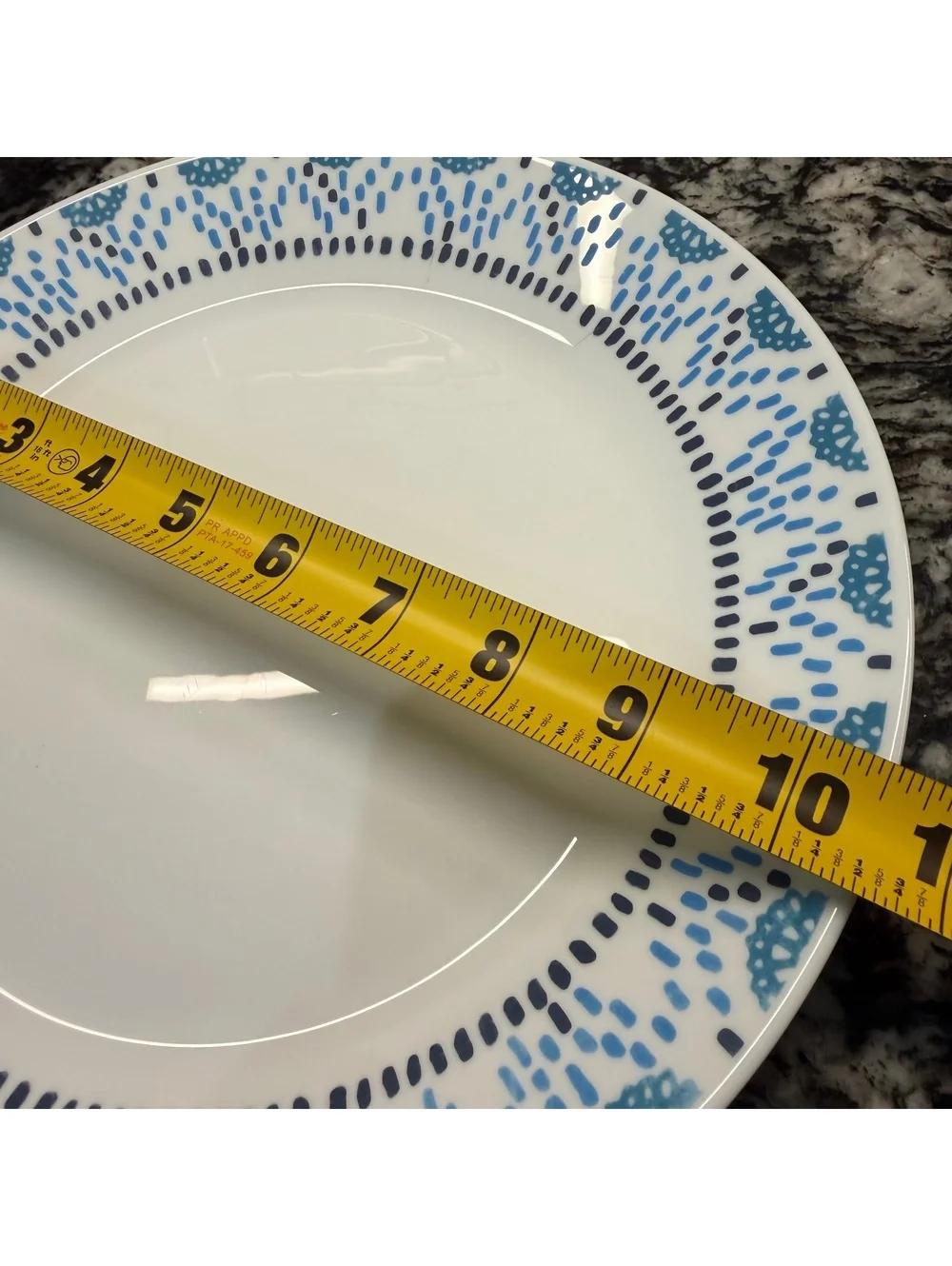 2 Corelle Everyday Expressions Milk Glass Dinner Plates 10.5