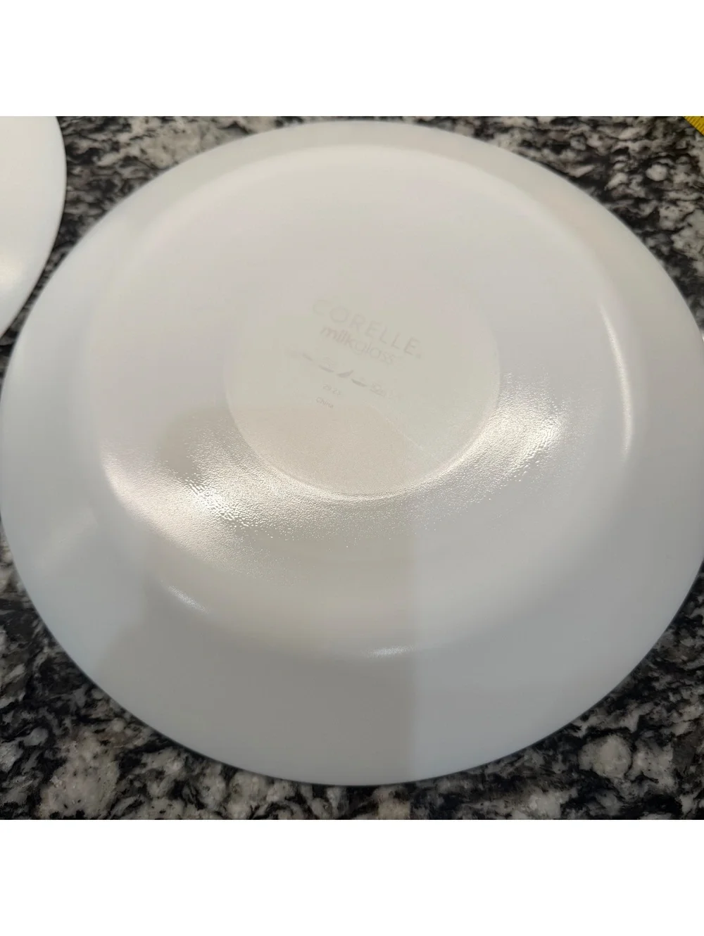 2 Corelle Everyday Expressions Milk Glass Dinner Plates 10.5