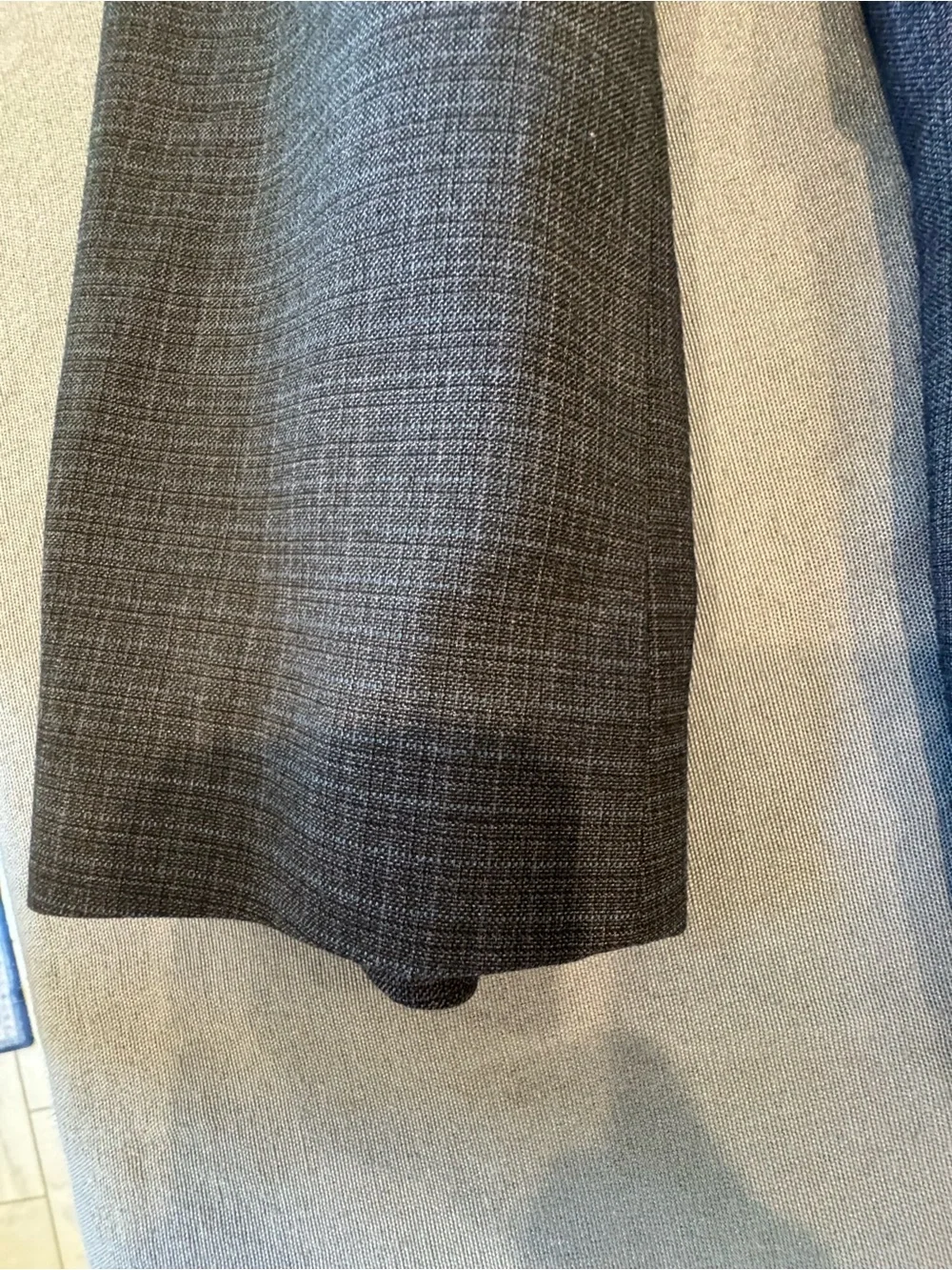 Vince Camuto Wool Moden Fit Plaid 2 Button Blazer Size 42R Slim Fit Gray Blue