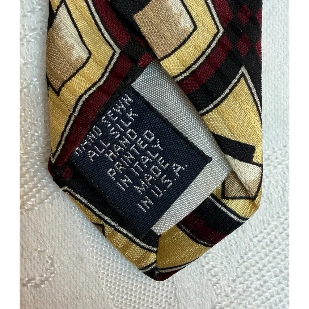 Roundtree & Yorke Men's Necktie 100% Silk Vintage Tie Geometric Art Deco
