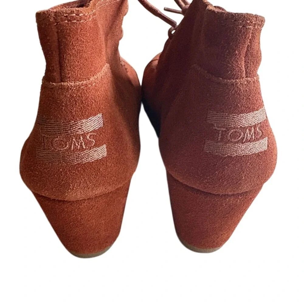 TOMS Kala Rust Brown Desert‎ Lace Up Wedge Heel Ankle Bootie Women's SIZE 8 EUC