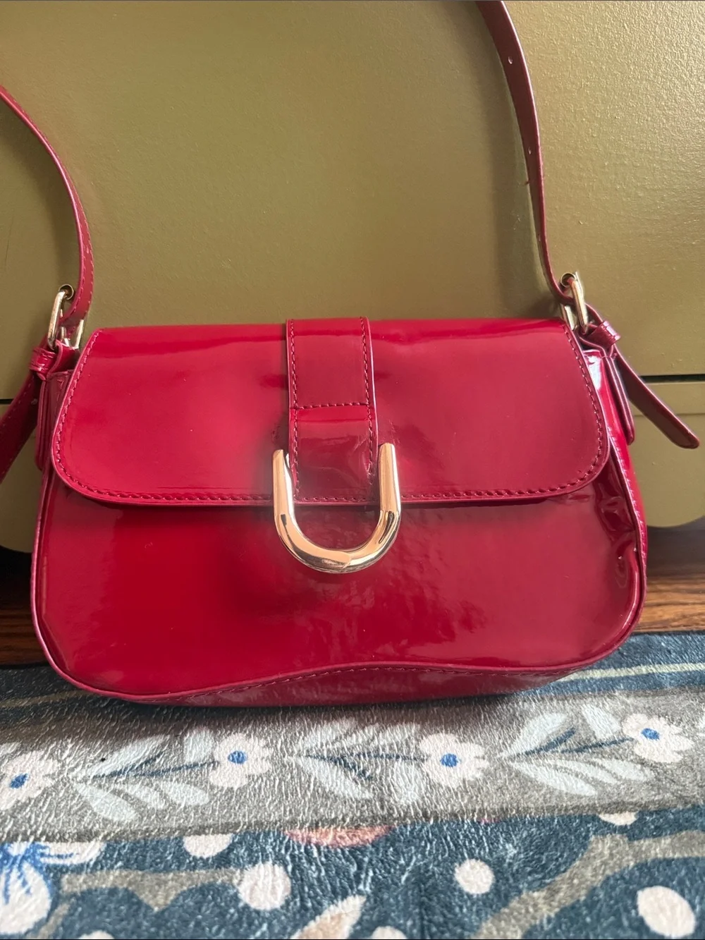 N/A stylish red