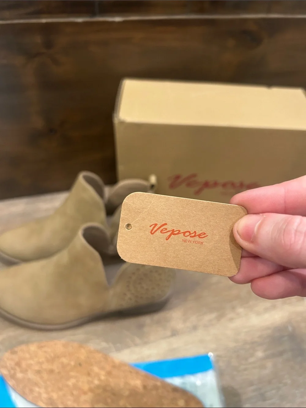 Vepose taupe cutout