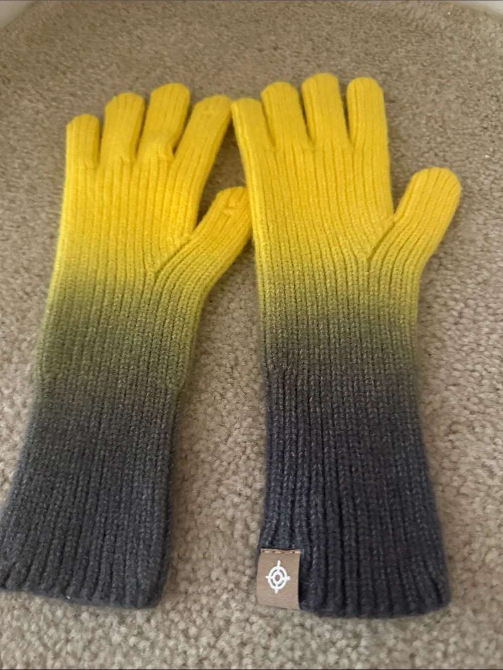 Kids Ombre Yellow to Gray Knit Gloves w finger tips for phone