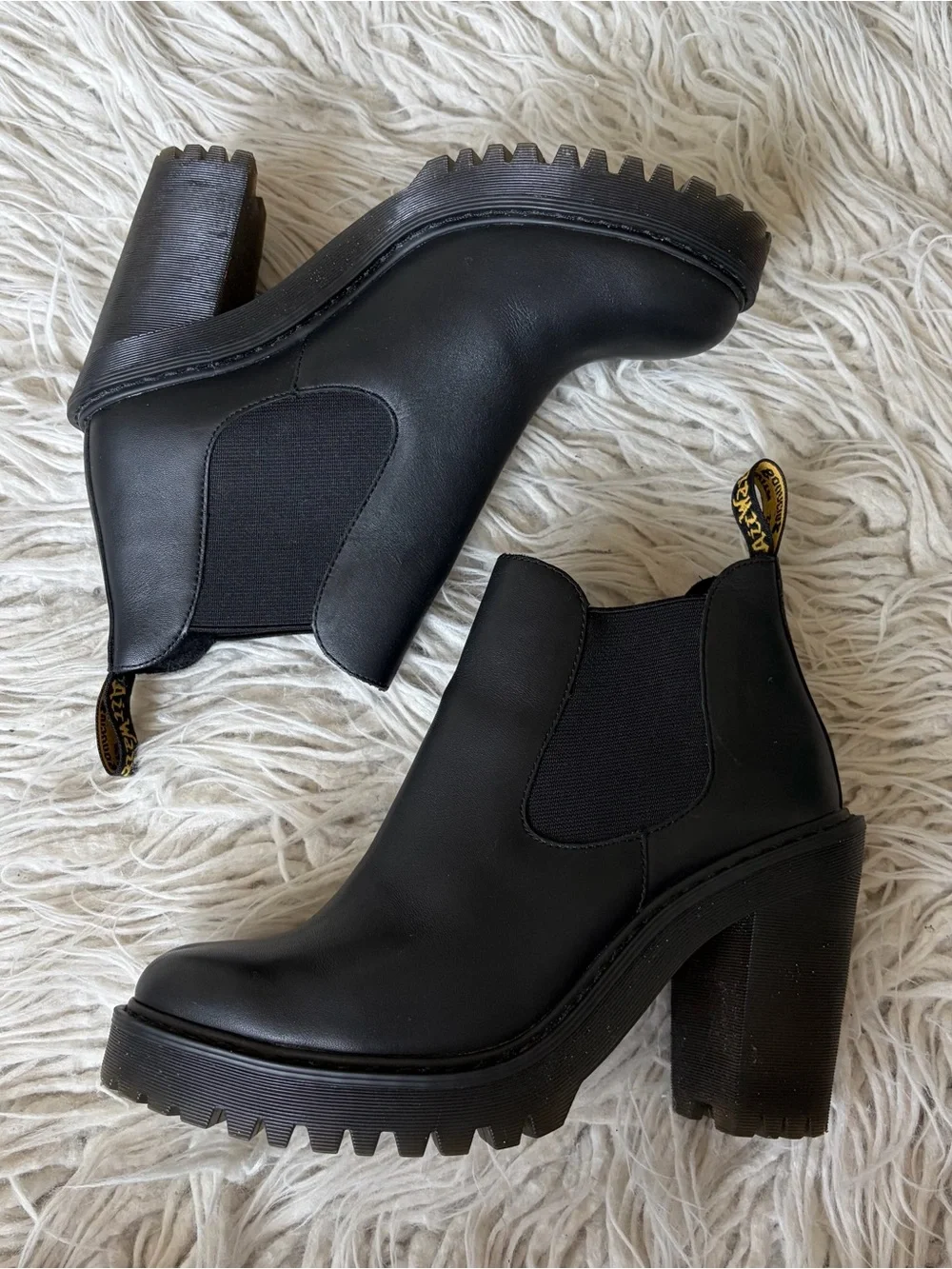 Dr Martens Hurston Chelsea High Block Heel Platform Pull On Black Boots EUC Sz 7
