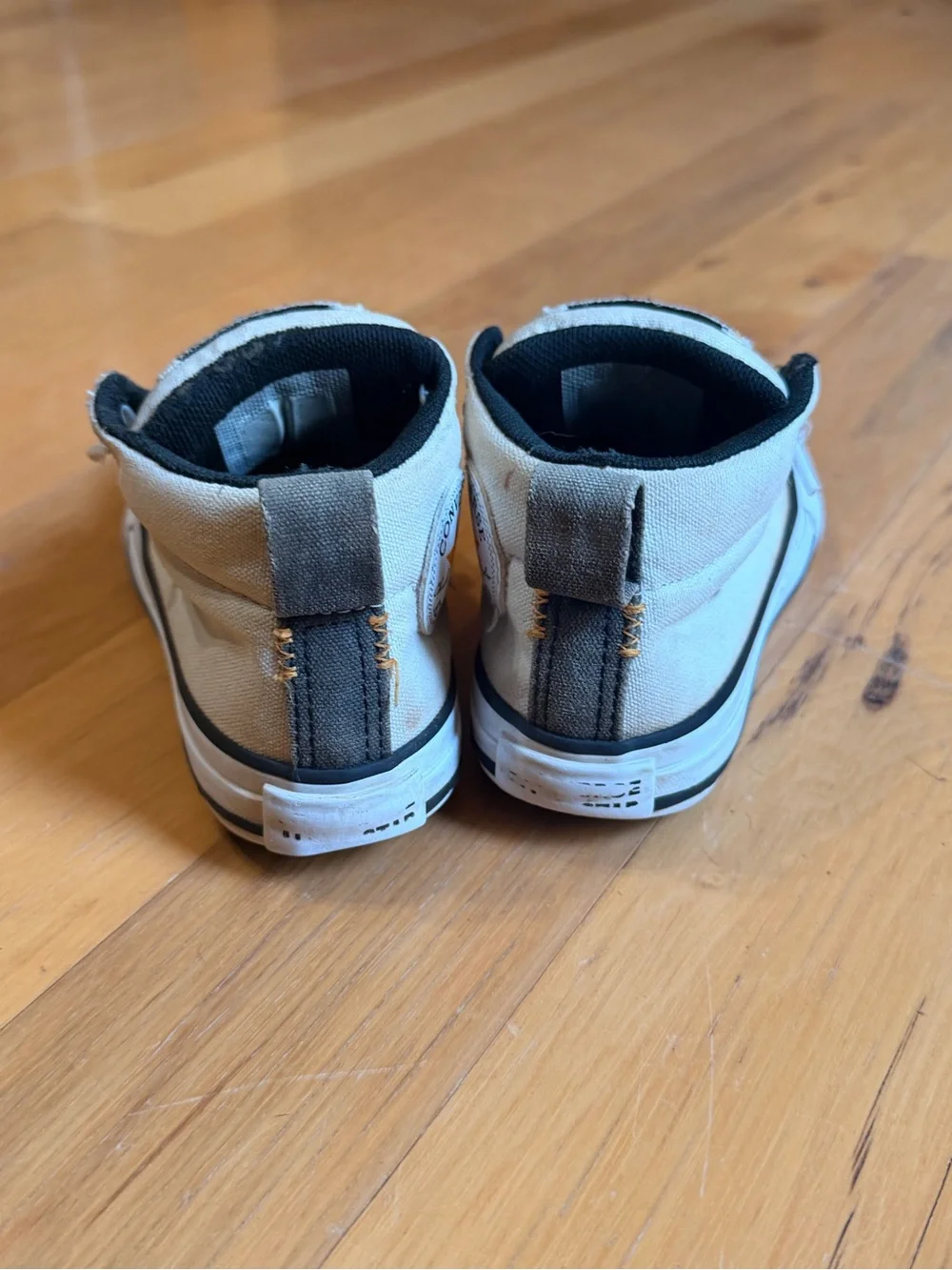 Converse kids sneakers