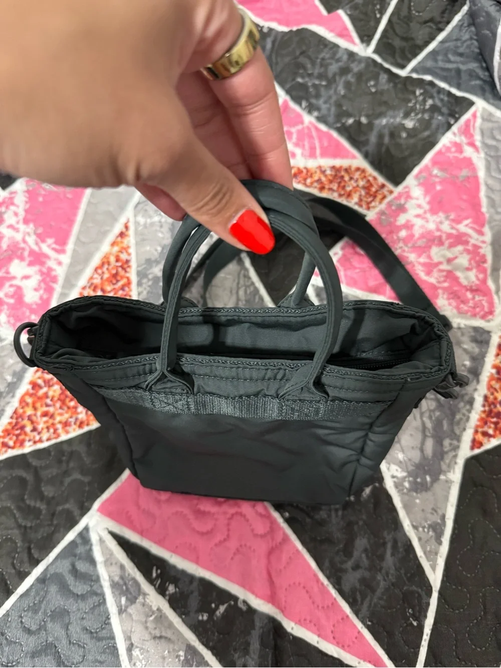 Uniqlo compact black