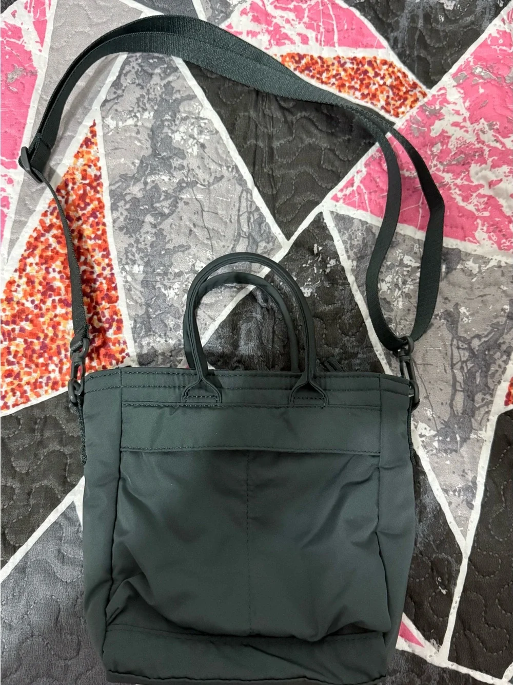 Uniqlo compact black
