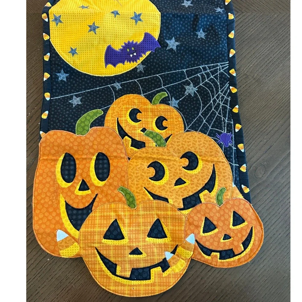 N/A halloween table
