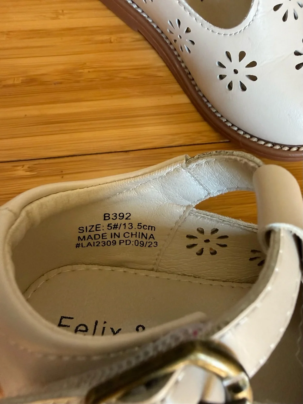 Felix & Flora Cream Mary Jane Floral Cutout Dress Shoes for Kids
