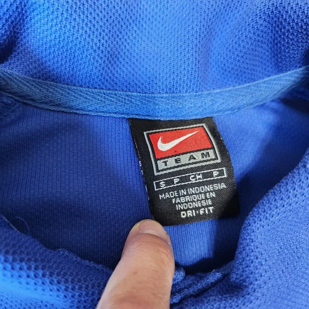 Nike weighs 10