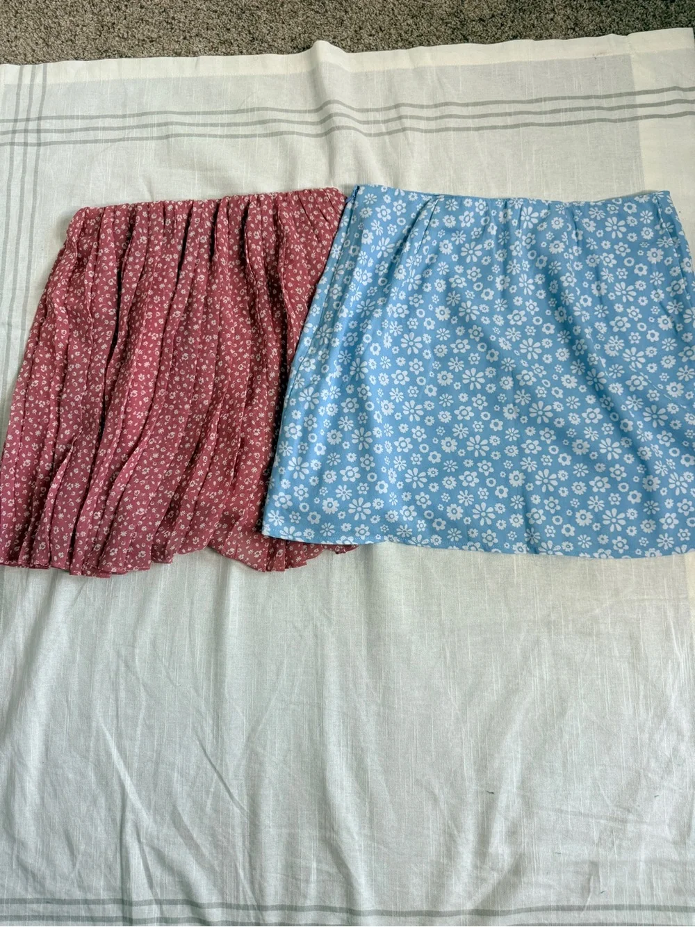 Hollister Floral Mini Skirt Bundle Medium Blue Pink EUC Lot of 2