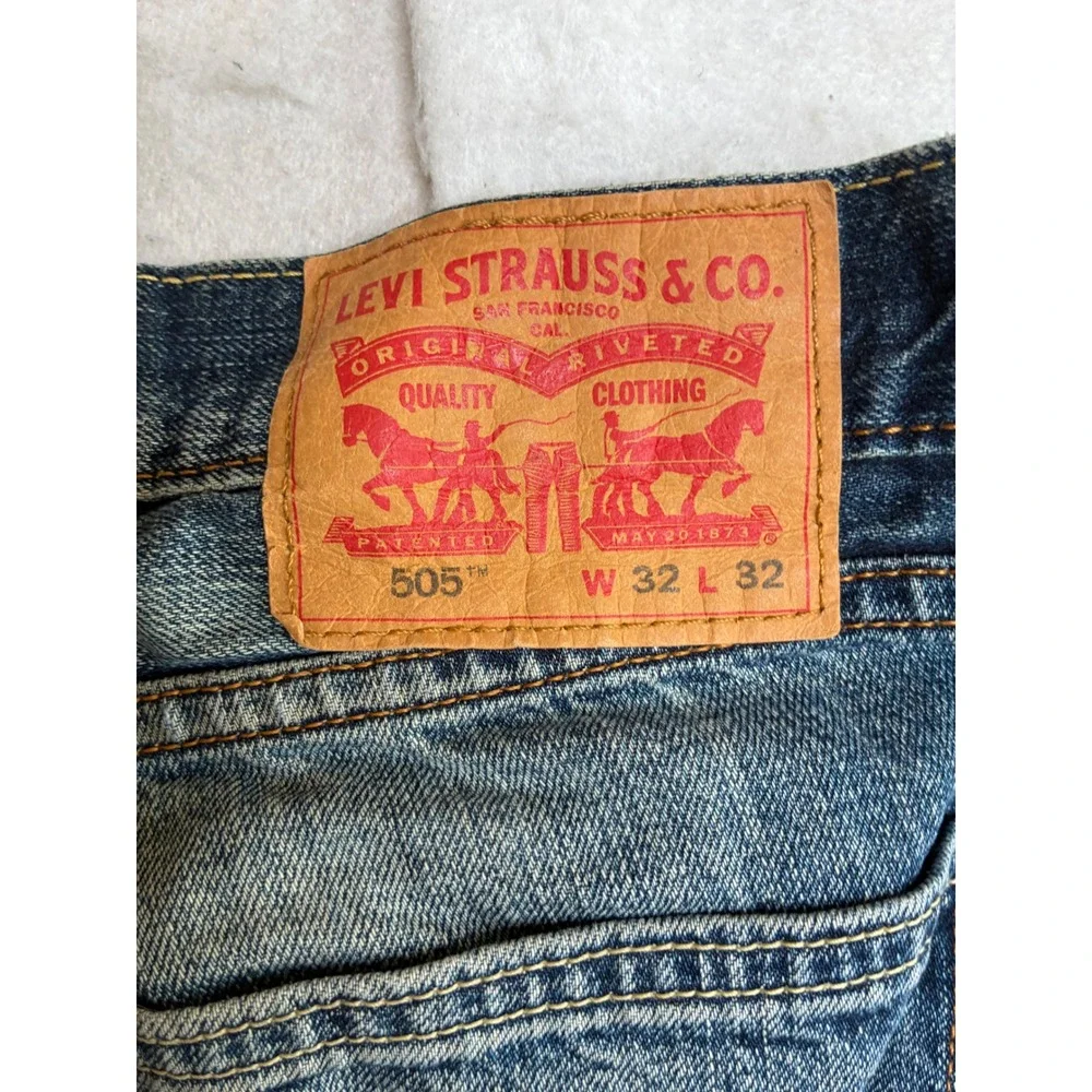Levis 505 Regular Fit Straight Leg Jeans Blue Denim Mens 32x32 Distressed 7798