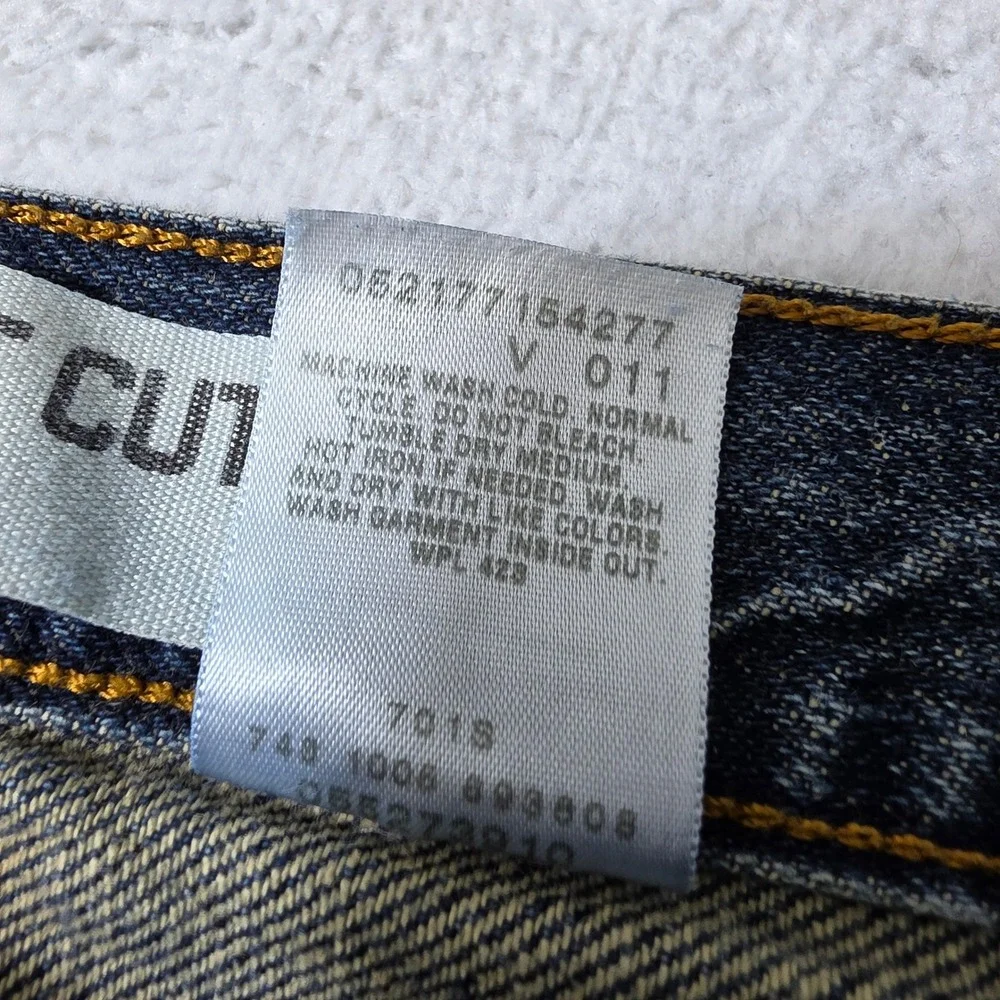 Levis detailed thigh details
