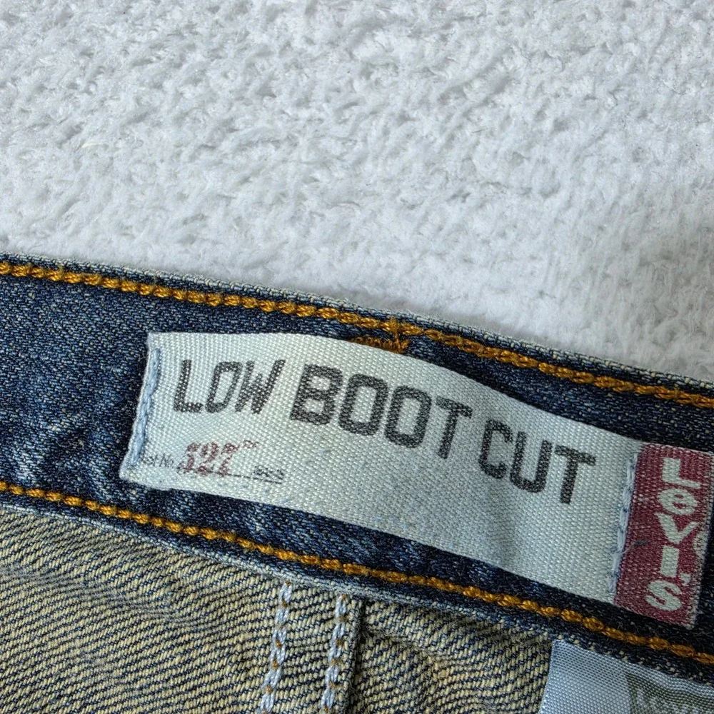Levis provide look